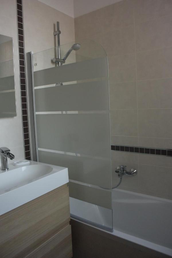 Agreable 3 Pieces Climatise Avec Vue Mer Et Parking Villefranche-sur-Mer Ngoại thất bức ảnh